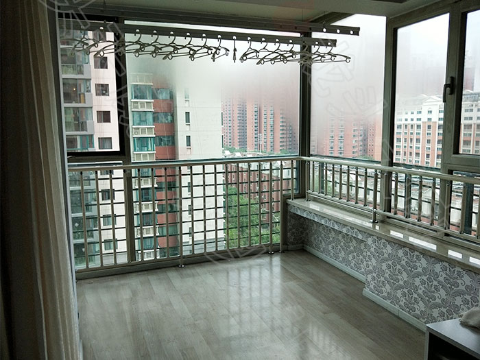 阳台栏杆